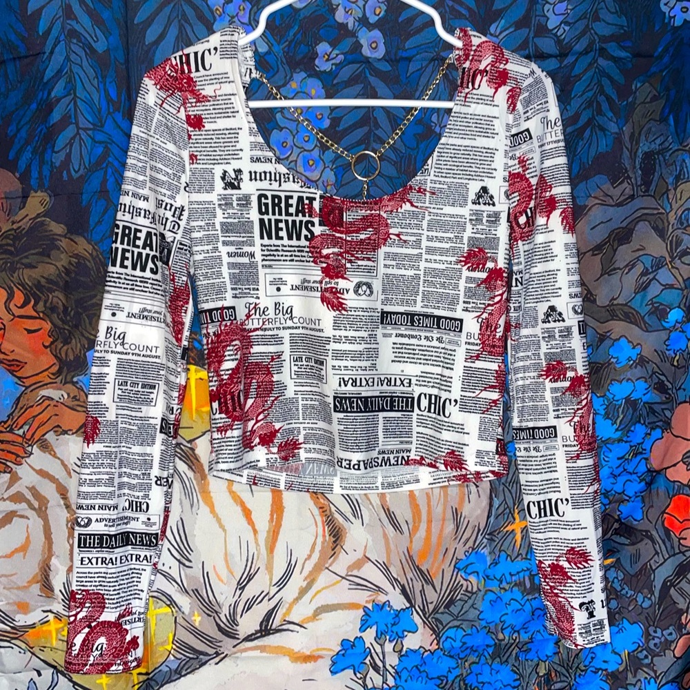 NWOT Newsletter Top with Gold Chain